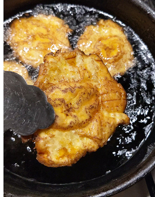 tostones shallow frying in oil