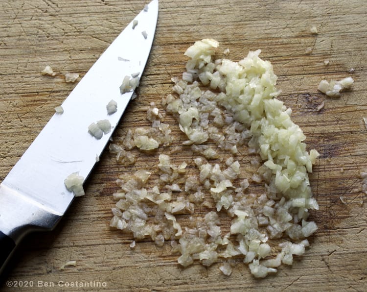 freshly minced garlic