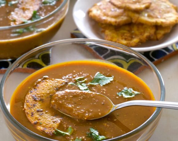 Pumpkin soup with tostones